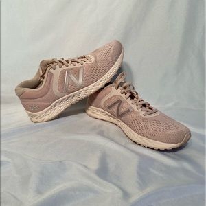 New Balance Light Pink Tennis Shoes || Size 7